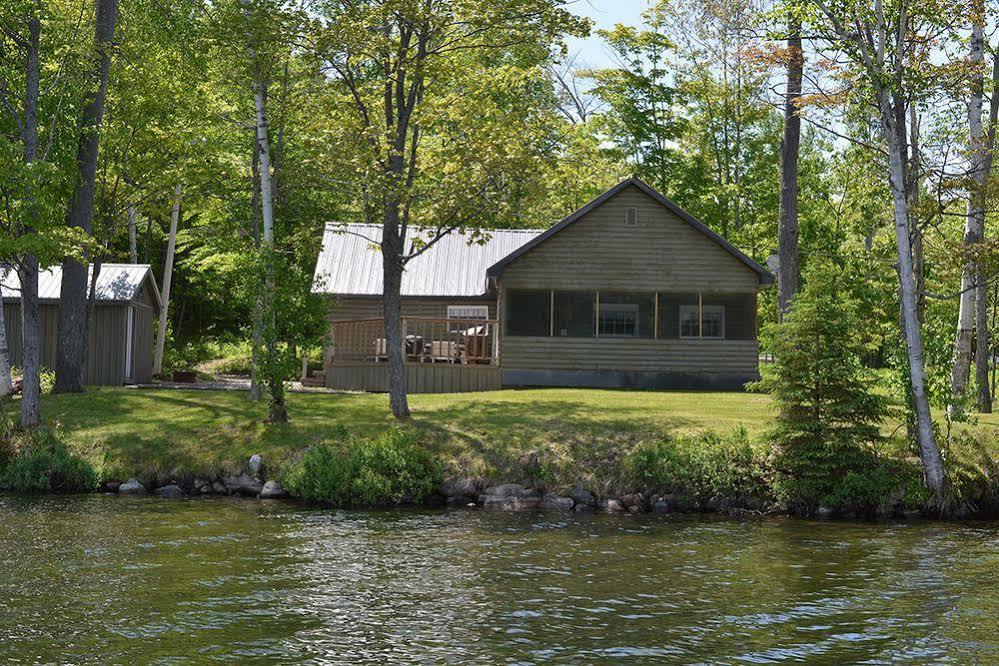 Birchland Cottages Iron Bridge 外观 照片