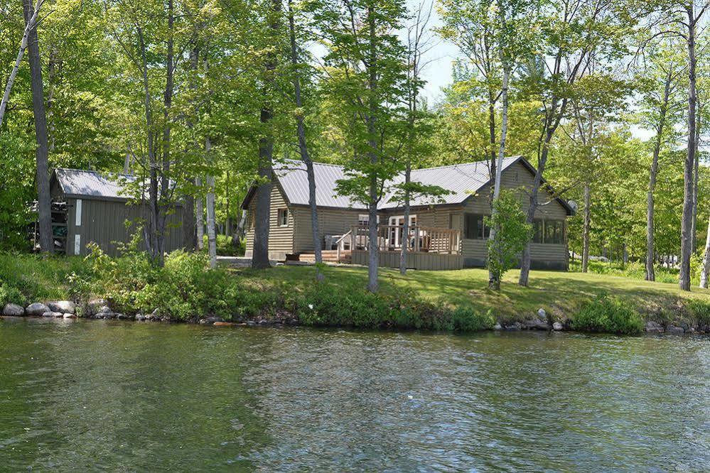 Birchland Cottages Iron Bridge 外观 照片