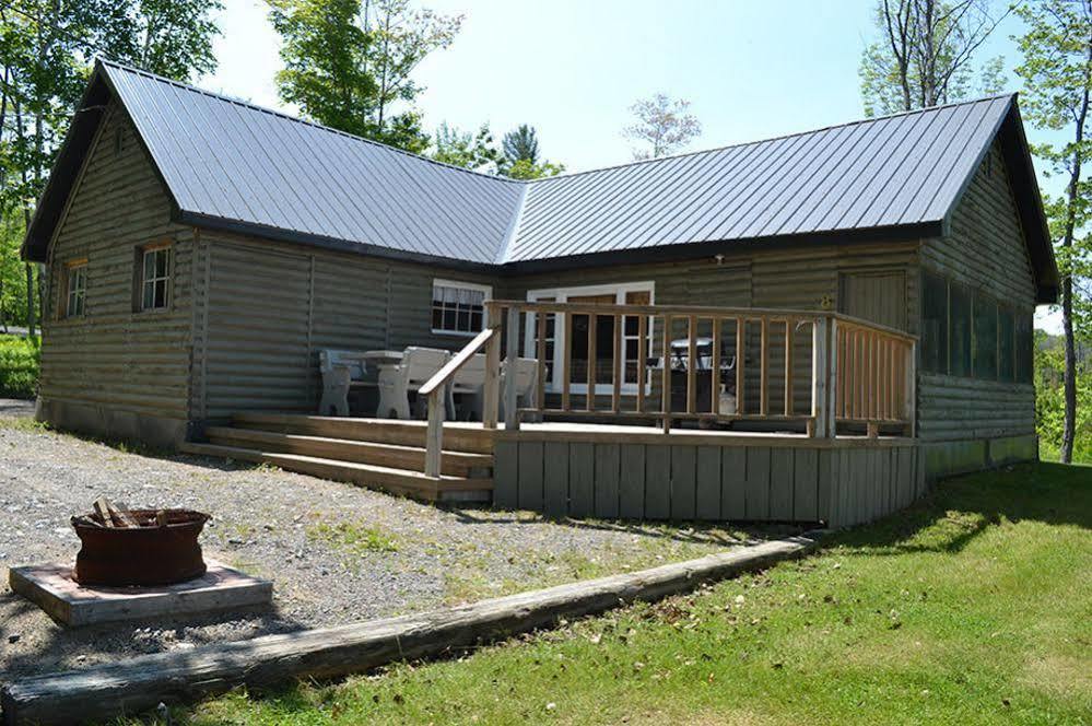 Birchland Cottages Iron Bridge 外观 照片